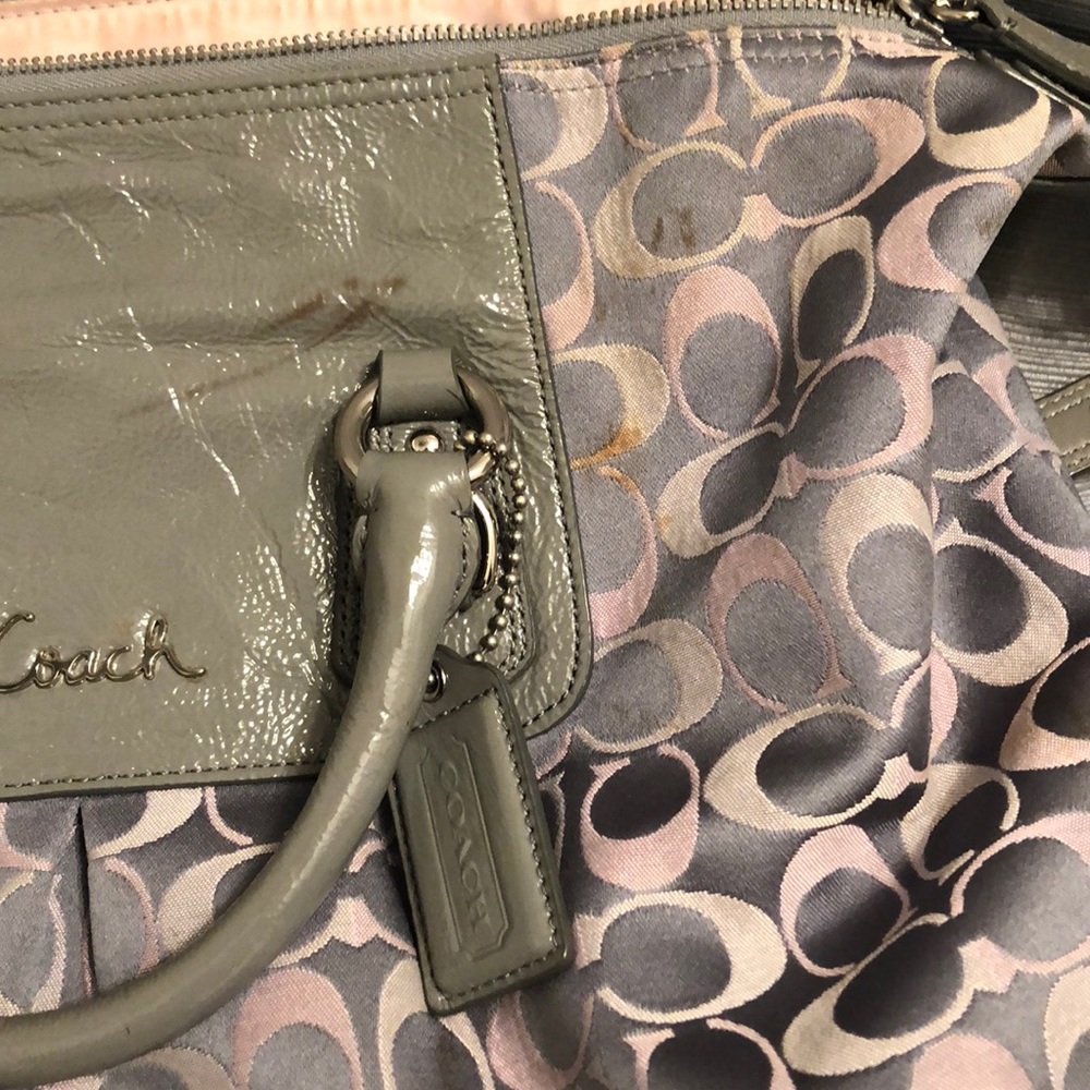 Light purple coach shoulder bag - Picture 3 of 7